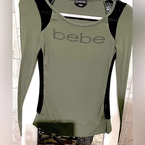 Bebe Vintage(?) beautifully cut top - Picture 1 of 8